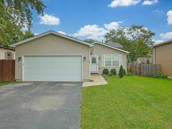 15 N Frolic Avenue, Waukegan, IL 60085