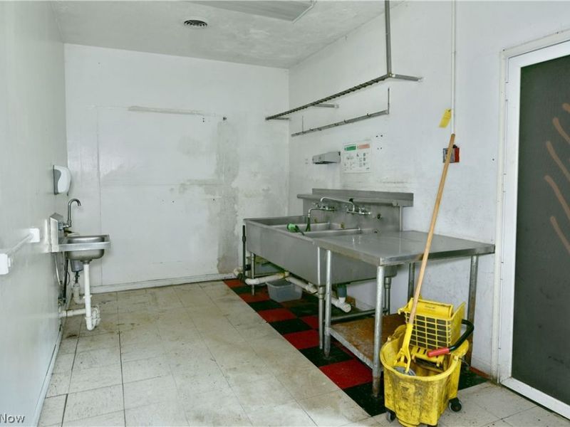 1500 Carson Salt Springs Road, Warren, OH 44481 Photo 35