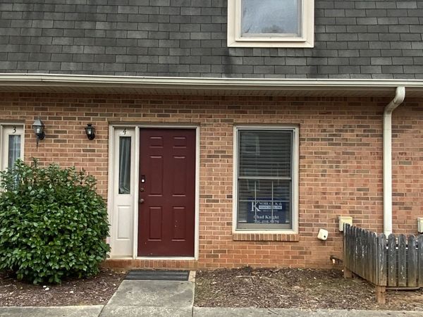 3925 Mountain View Dr, Unit F4, Oakwood, GA 30566