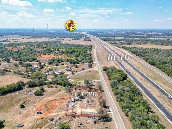 21894 E Interstate 10 RD , Luling, TX 78648