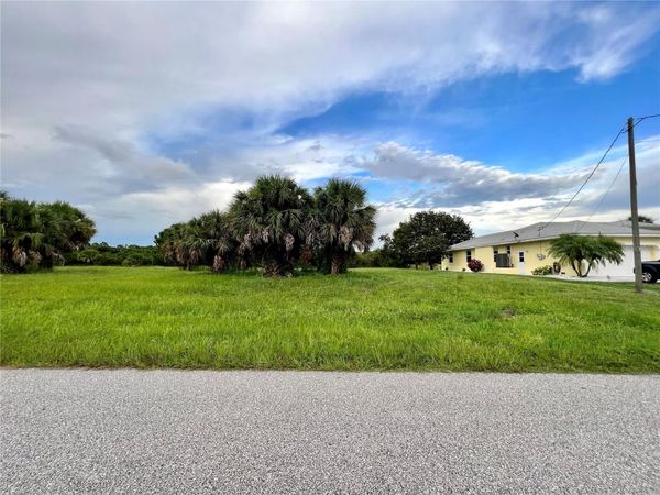 172 TOURNAMENT ROAD , ROTONDA WEST, FL 33947