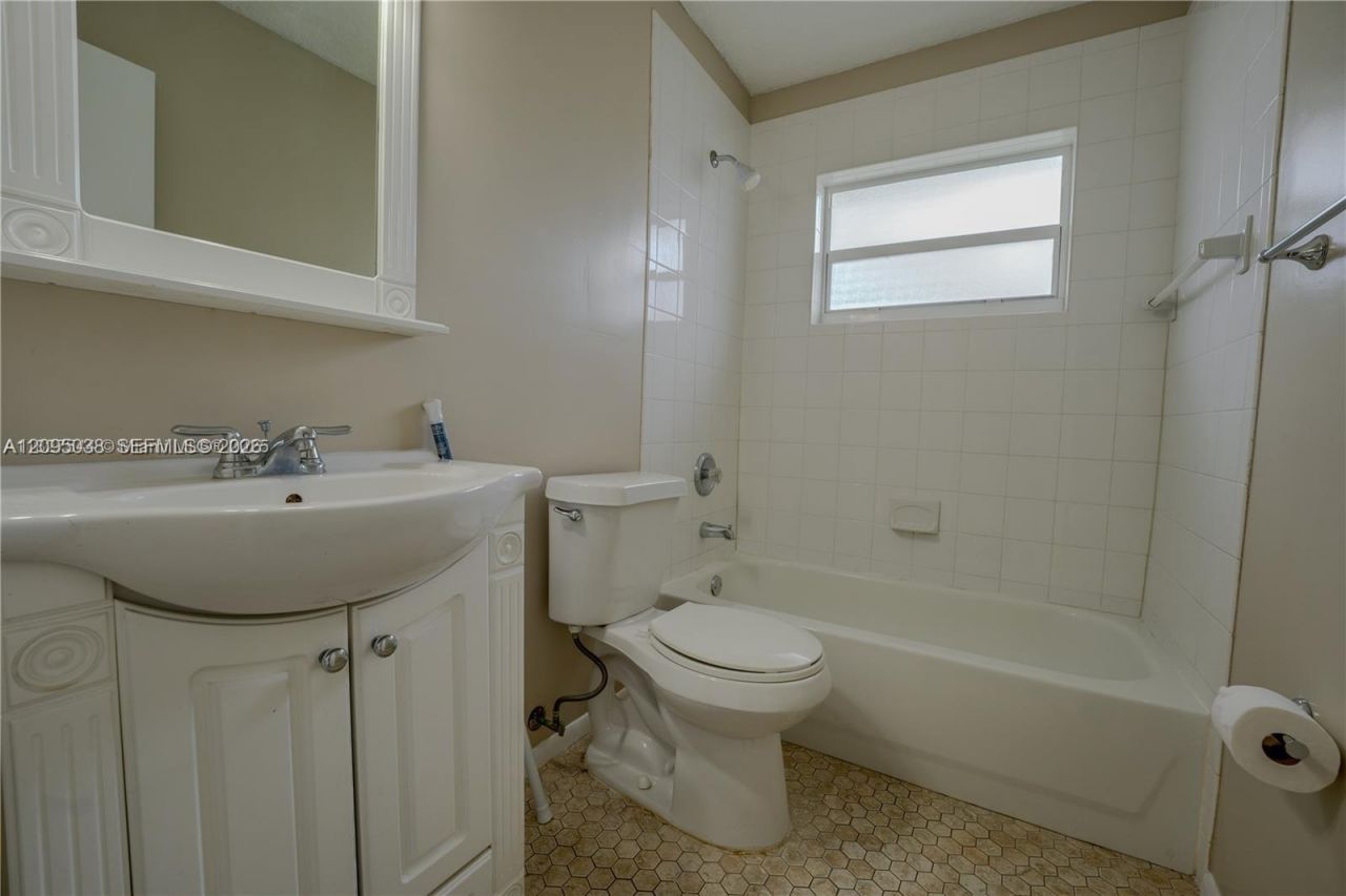 2403 SW 58th Mnr , Unit 1, Fort Lauderdale, FL 33312 Photo