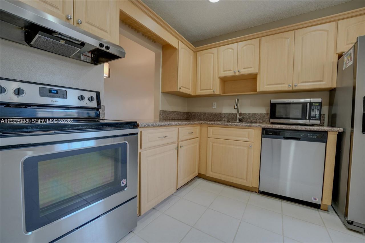 2403 SW 58th Mnr , Unit 1, Fort Lauderdale, FL 33312 Photo
