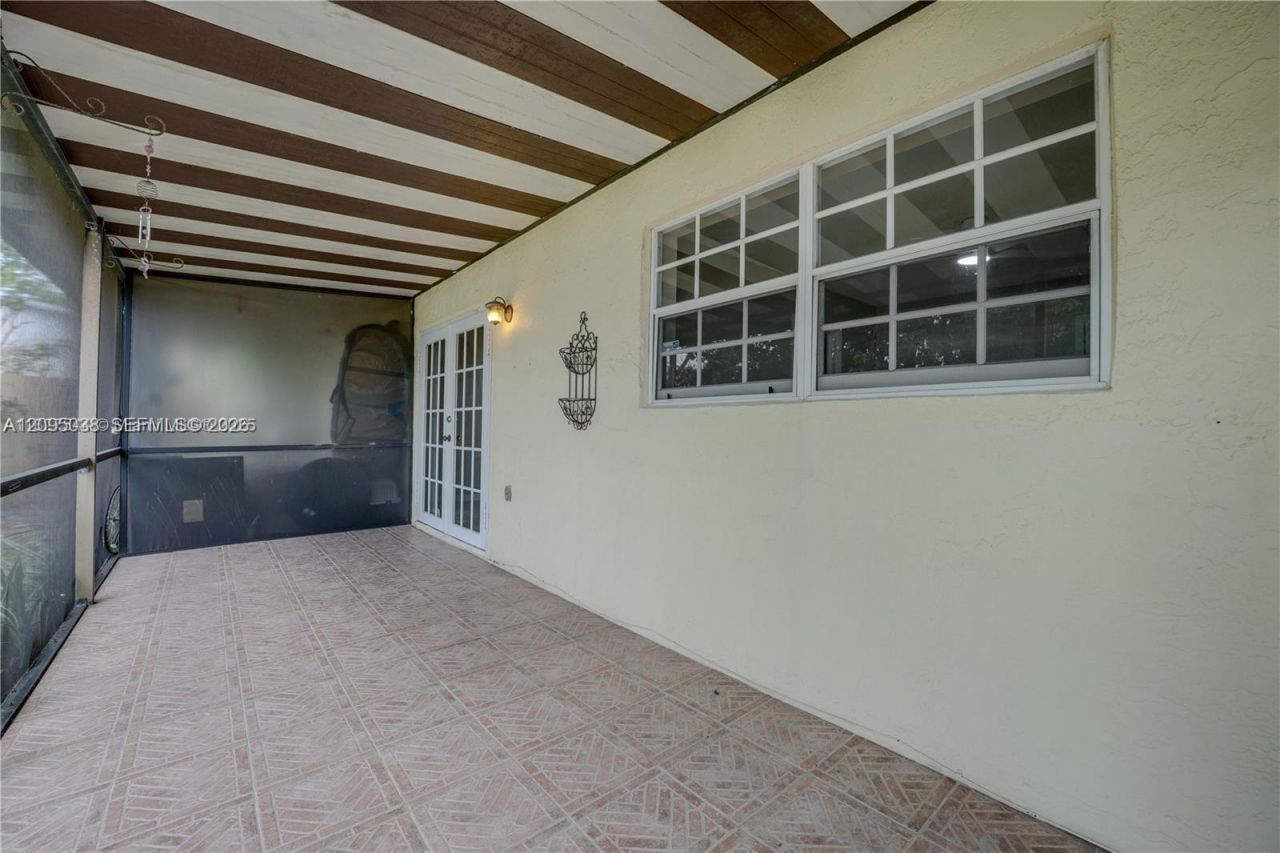 2403 SW 58th Mnr , Unit 1, Fort Lauderdale, FL 33312 Photo