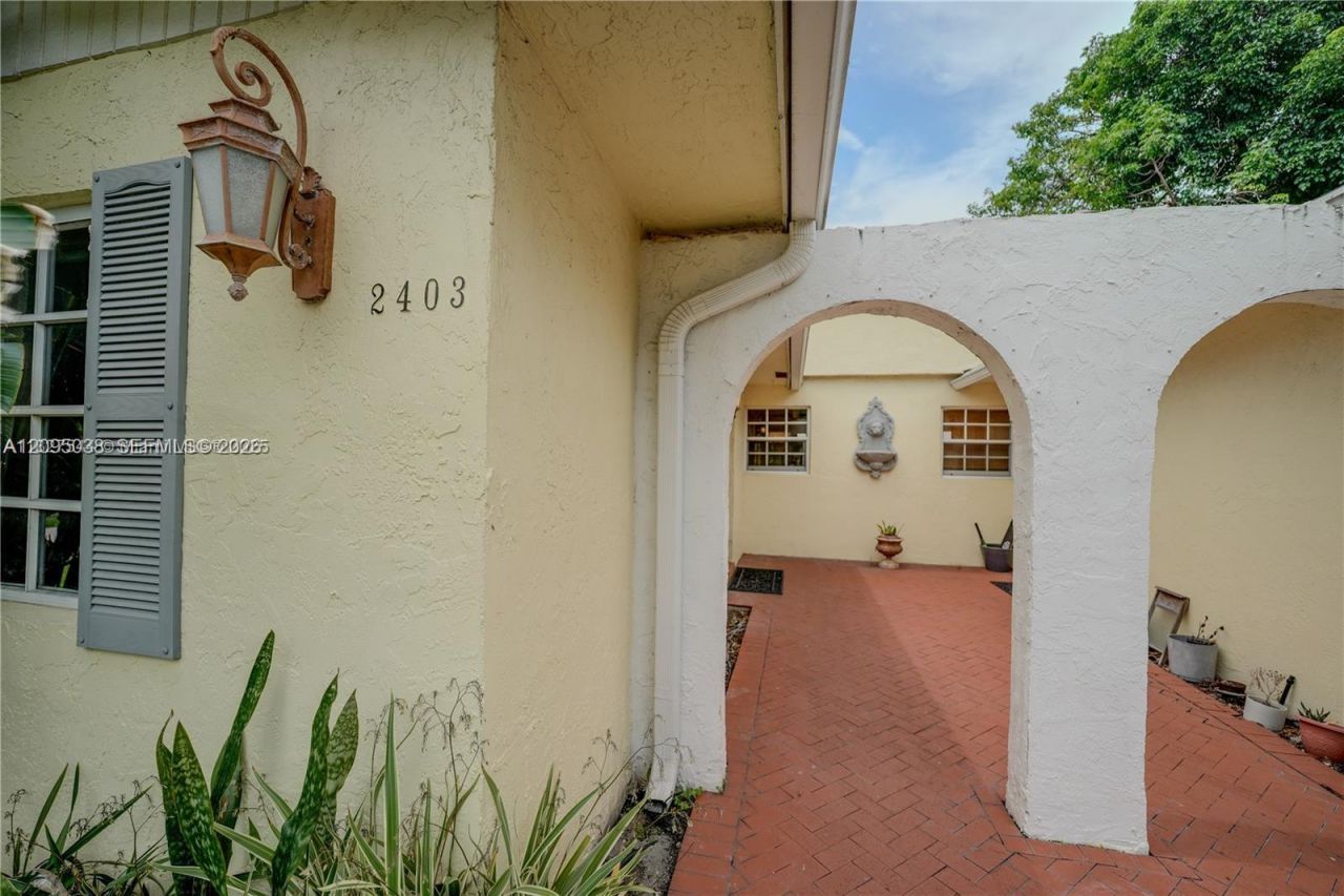 2403 SW 58th Mnr , Unit 1, Fort Lauderdale, FL 33312 Photo