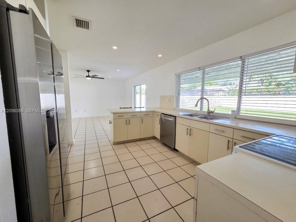 14863 SW 152nd Pl, Miami, FL 33196 Photo