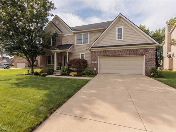 27078 Waterside Drive , Olmsted Twp, OH 44138