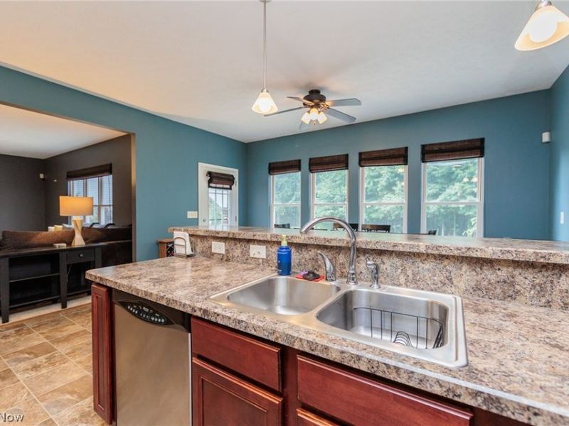 27078 Waterside Drive, Olmsted Township, OH 44138 Photo 13