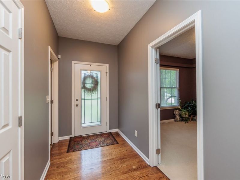 27078 Waterside Drive, Olmsted Township, OH 44138 Photo 4