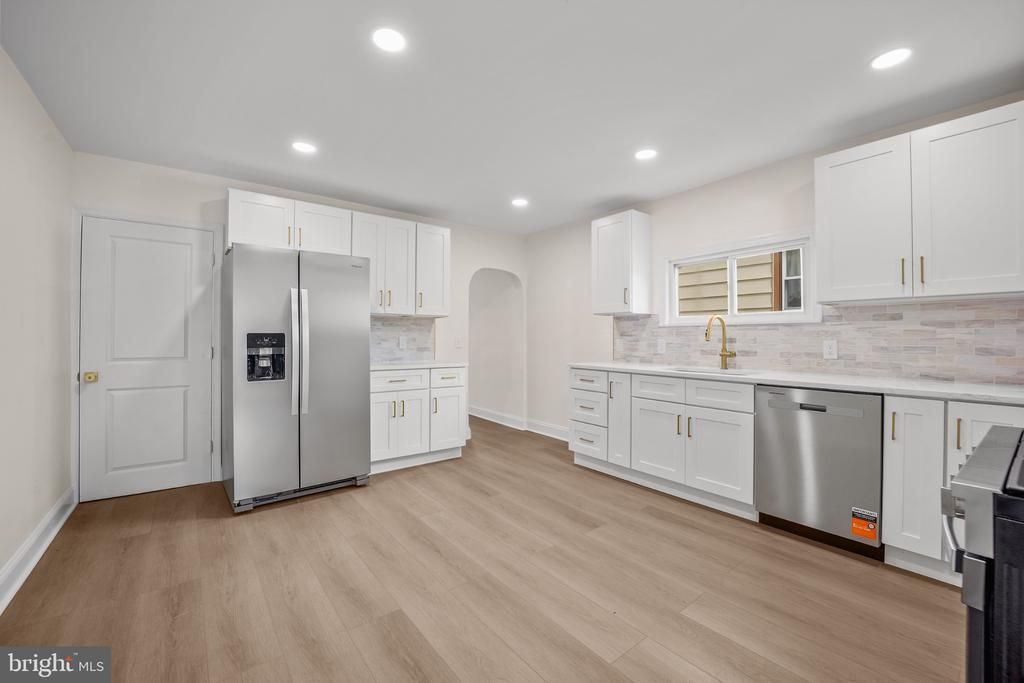 19 W 9TH STREET, MARCUS HOOK, PA 19061