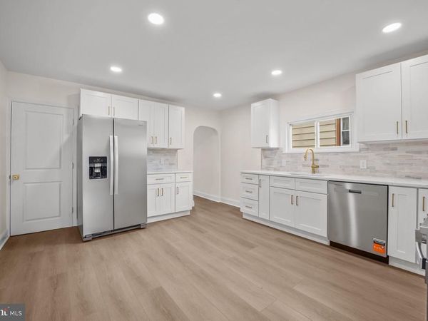 19 W 9TH STREET, MARCUS HOOK, PA 19061