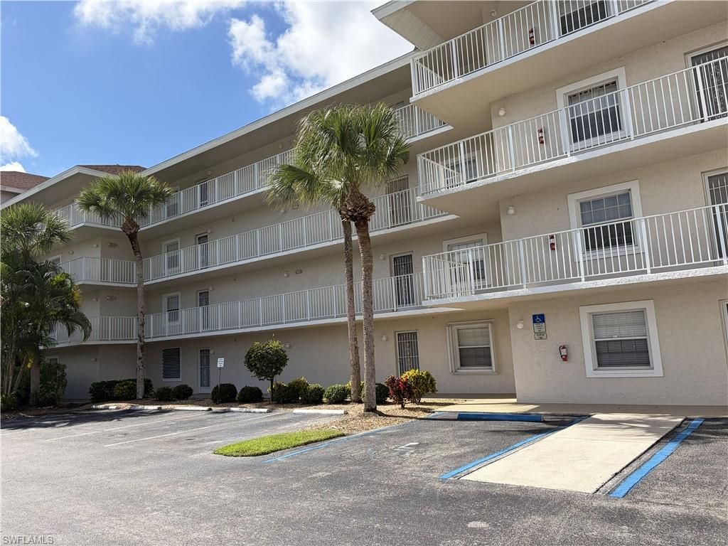 481 Quail Forest Blvd , Unit B207, Naples, FL 34105 Photo
