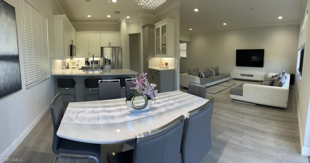 8863 Madrid Cir, Naples, FL 34104 Photo