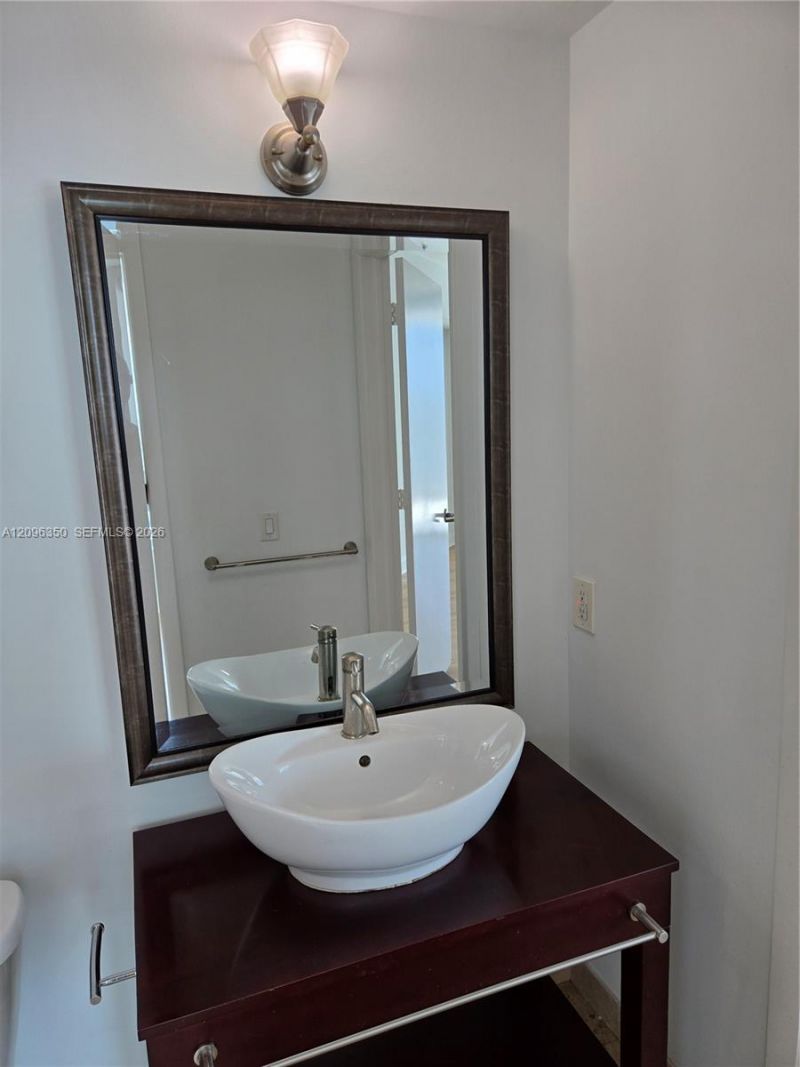 350 S Miami Ave, Unit 3708, Miami, FL 33130 Photo