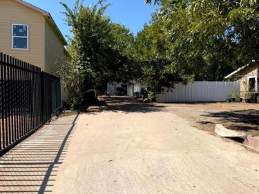 420 Sunset Lane, Fort Worth, TX 76114