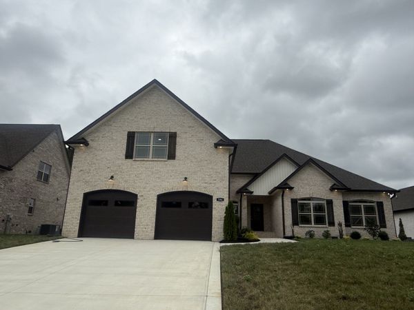 390 Young Ln, Pleasant View, TN 37146