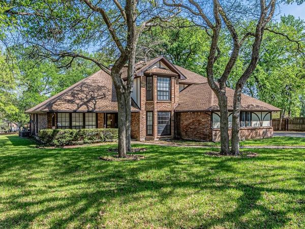 8801 Sylvan Court, Fort Worth, TX 76120
