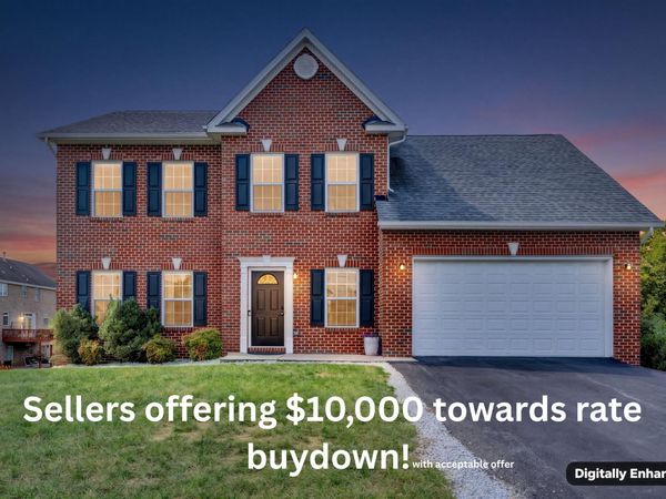 2914 Adam DR, Vinton, VA 24179