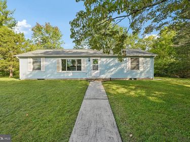213 PLEASANTVIEW AVENUE, SCHWENKSVILLE, PA 19473
