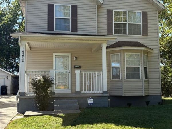 16200 Kollin Avenue, Cleveland, OH 44128