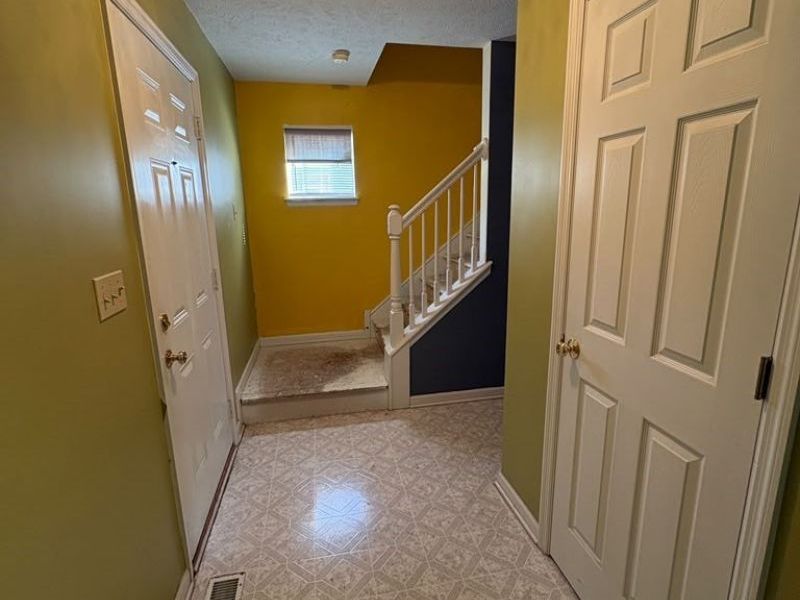 16200 Kollin Avenue, Cleveland, OH 44128 Photo 12