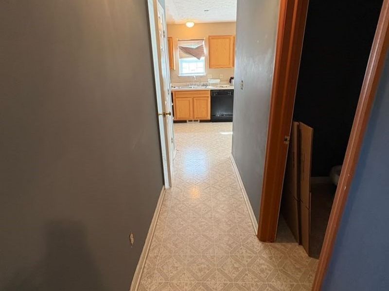 16200 Kollin Avenue, Cleveland, OH 44128 Photo 20