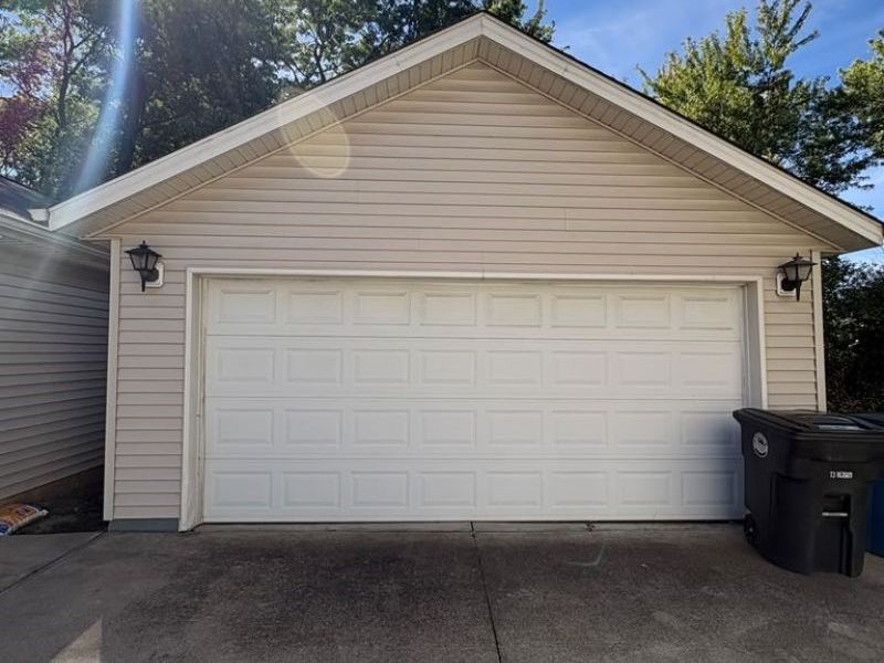 16200 Kollin Avenue, Cleveland, OH 44128 Photo 4