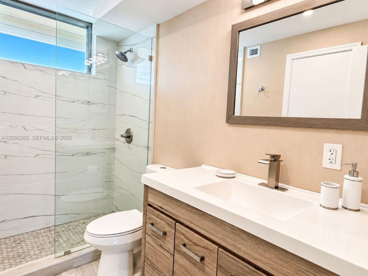 2949 Point East Dr, Unit B105, Aventura, FL 33160 Photo