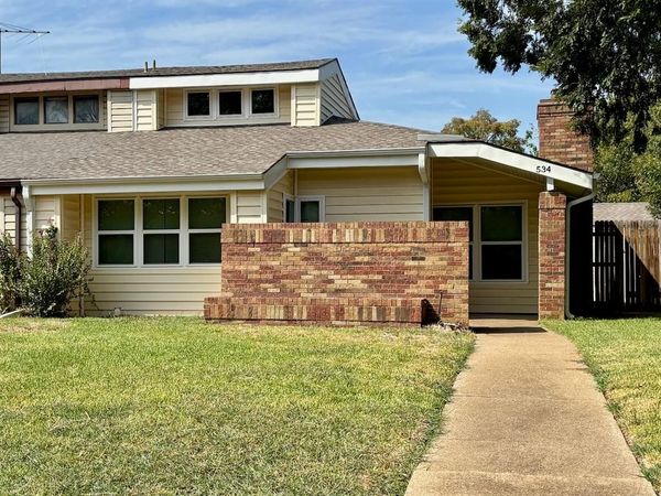 534 Prairie Dell Street , Lewisville, TX 75067
