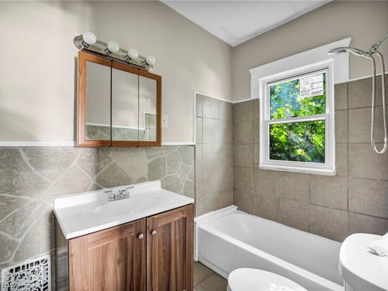447 E 115 Street, Cleveland, OH 44108 Photo 39