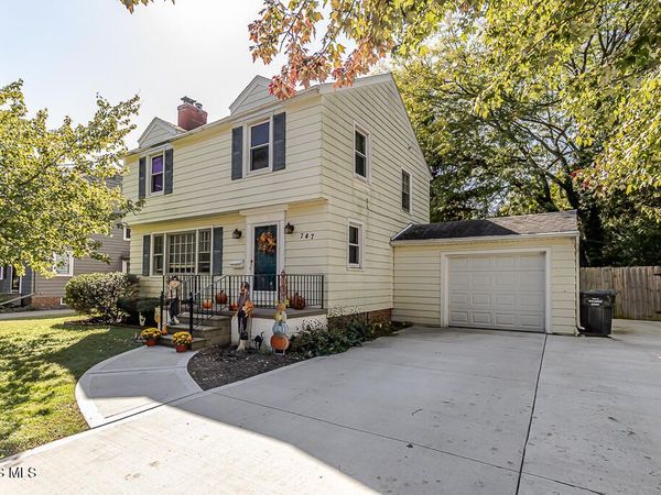 747 Inwood Place, Maumee, OH 43537