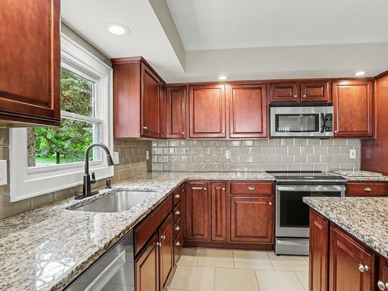 2553 Chester Road, Upper Arlington, OH 43221 Photo 13