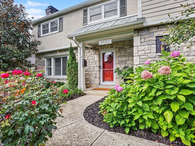 2553 Chester Road, Upper Arlington, OH 43221 Photo 2