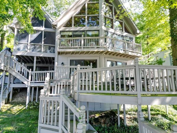 637 King Beach Drive , Howard, OH 43028