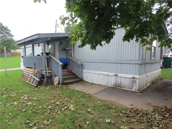 5 Mobile Parkway , Newark, NY 14513