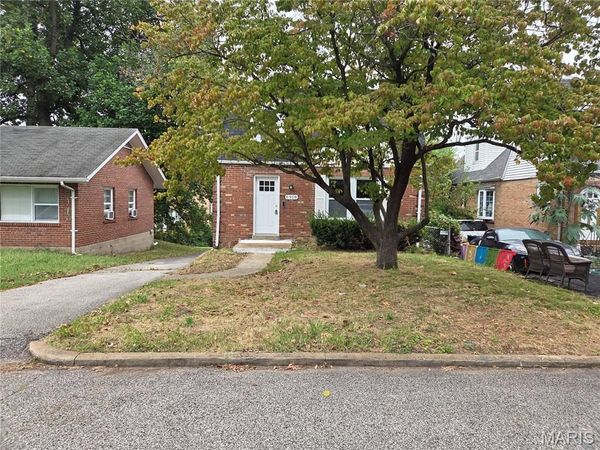 6908 Alberici Avenue , Northwoods, MO 63121