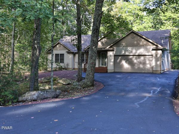 121 Goldrush Drive, Hawley, PA 18428