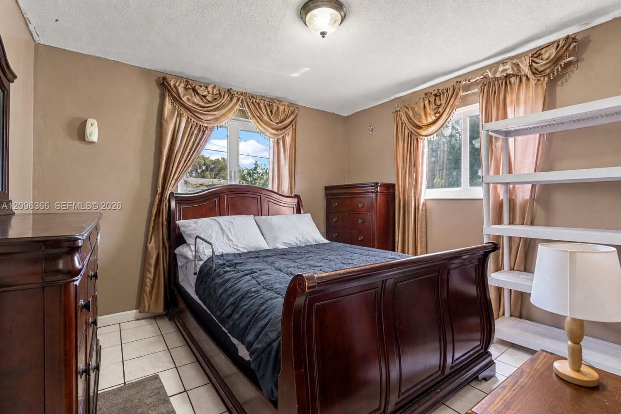 1409 NE 152nd St , North Miami Beach, FL 33162 Photo