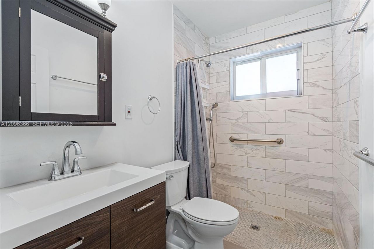 1409 NE 152nd St , North Miami Beach, FL 33162 Photo
