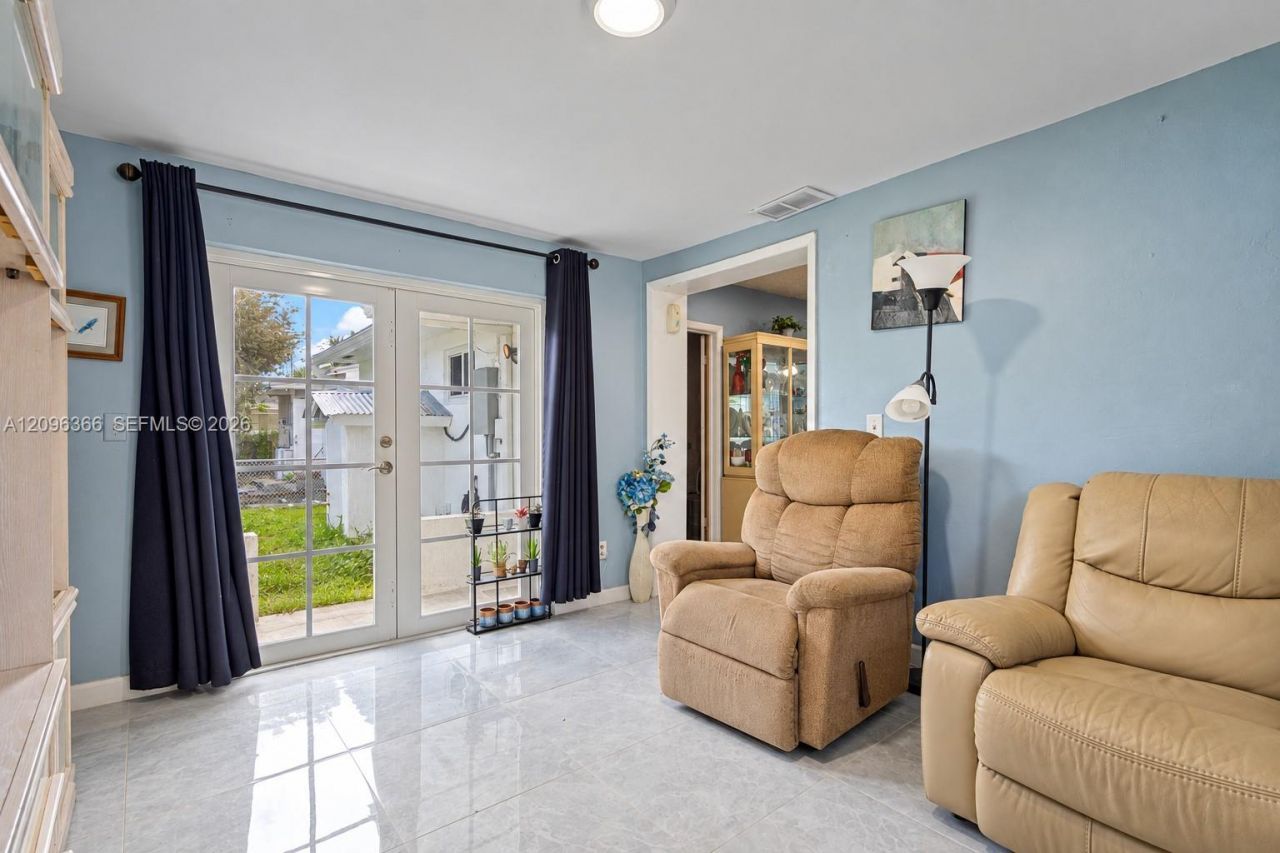 1409 NE 152nd St , North Miami Beach, FL 33162 Photo