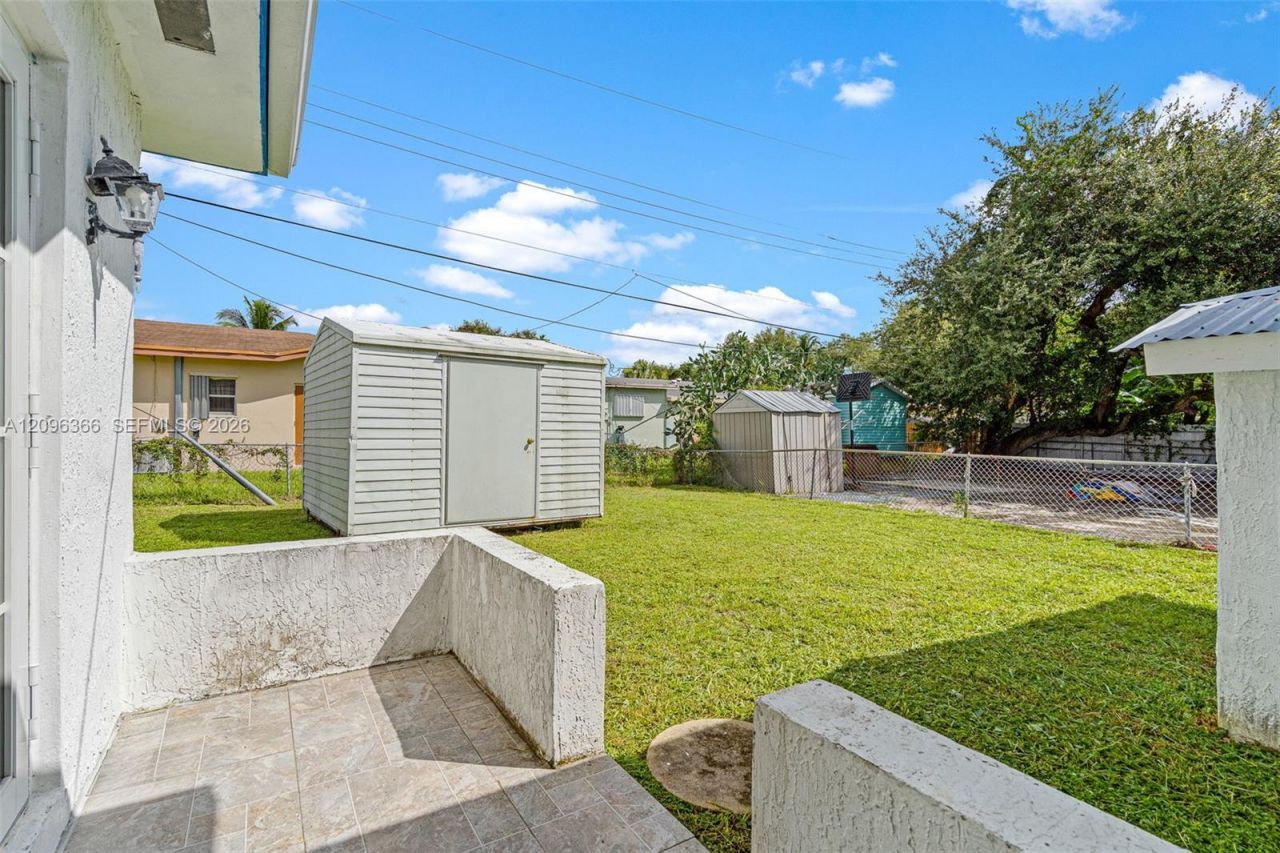 1409 NE 152nd St , North Miami Beach, FL 33162 Photo