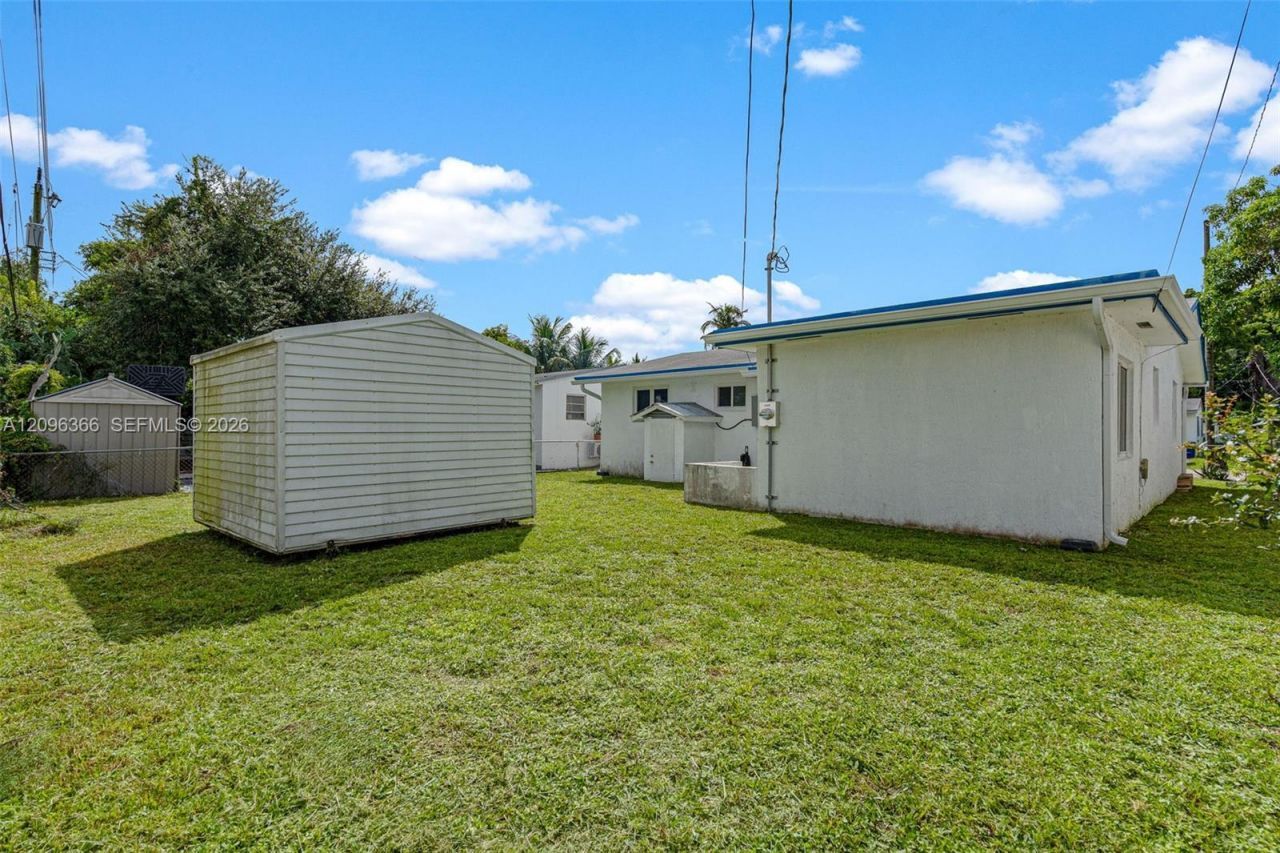 1409 NE 152nd St , North Miami Beach, FL 33162 Photo