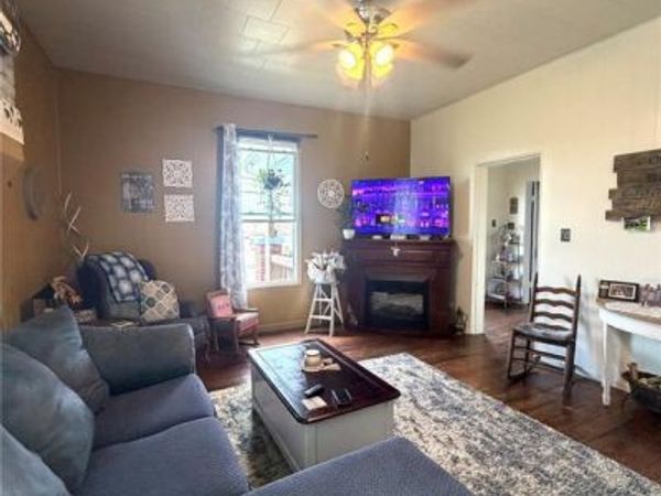 208 E First Street , Farmington, MO 63640
