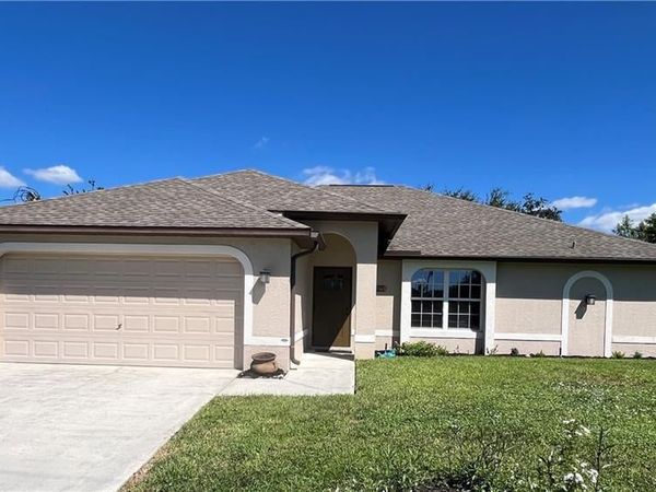 225 SW 26th PL , CAPE CORAL, FL 33991