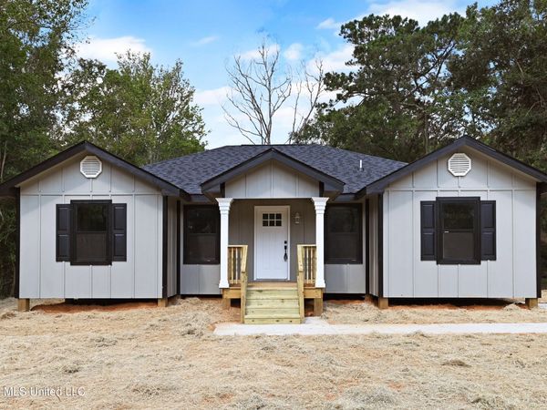 3505 E Ryland Road, Moss Point, MS 39562