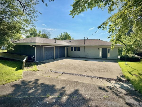 1100 Sunset Drive , Loda, IL 60948