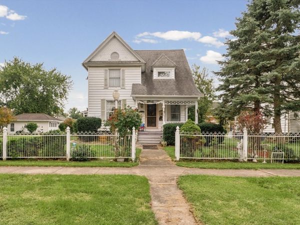 434 W Center Street , Paxton, IL 60957