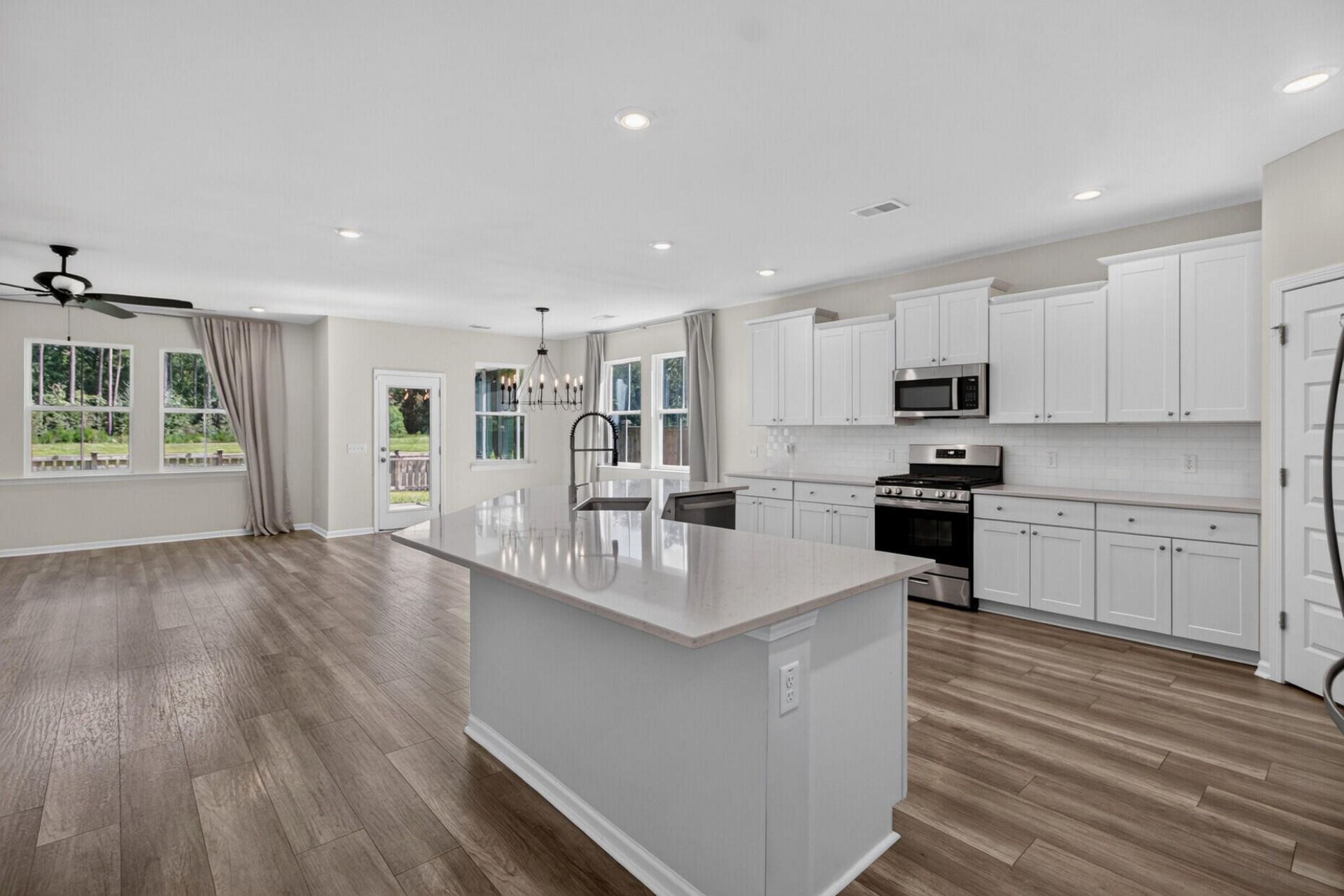 995 Arrowwood Way Photo 13