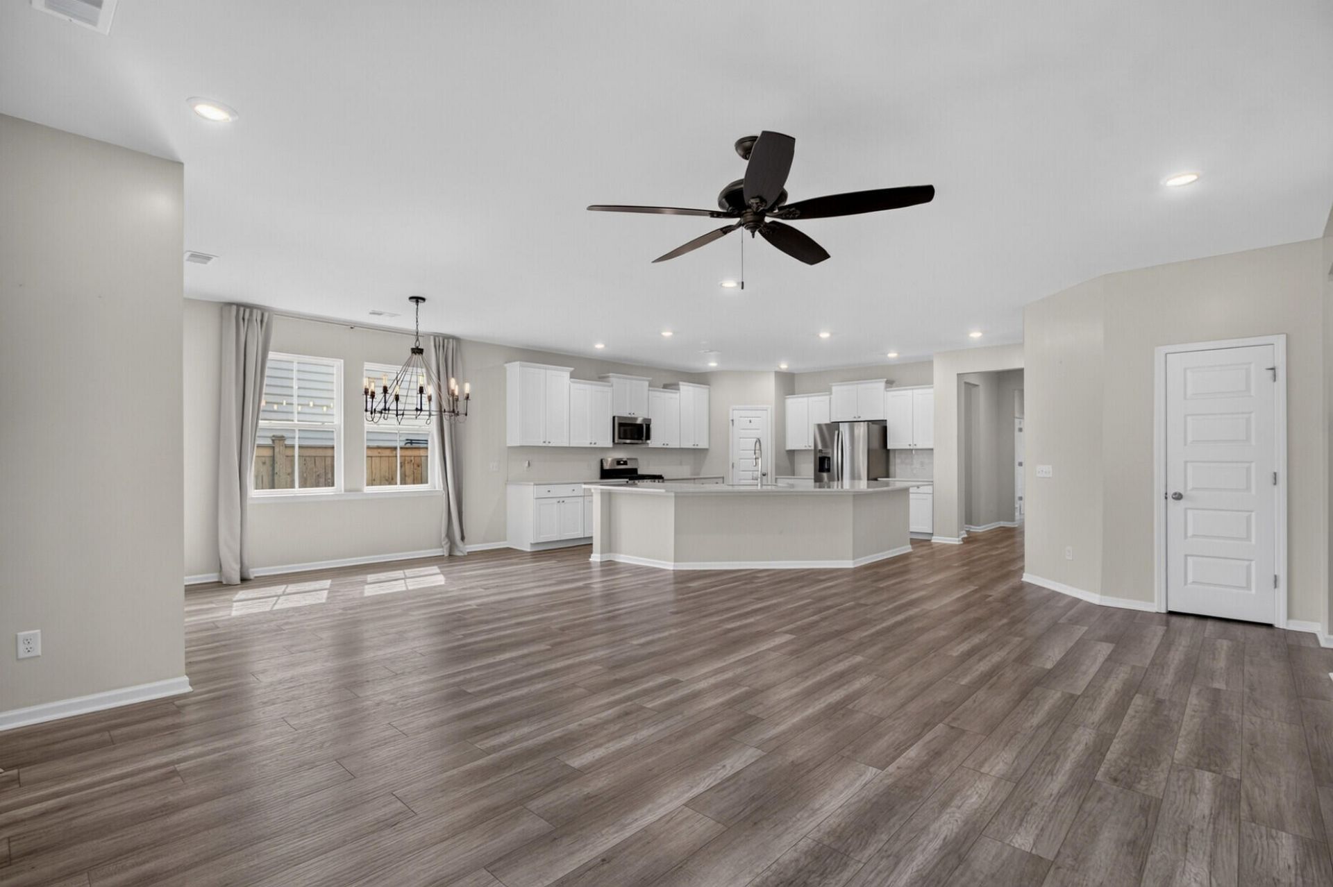 995 Arrowwood Way Photo 14