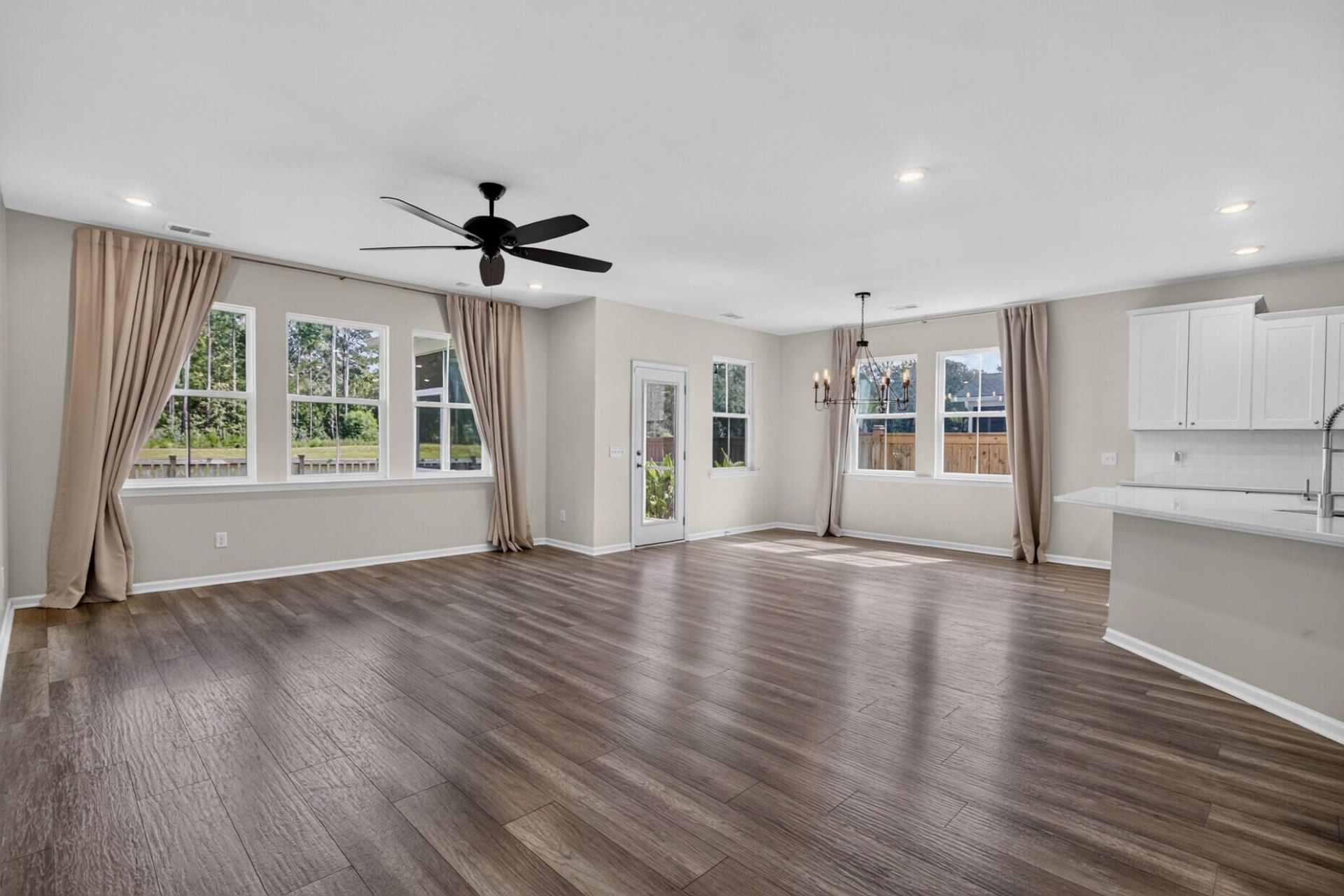 995 Arrowwood Way Photo 15